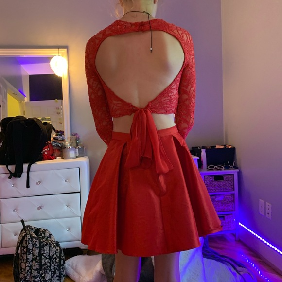 Dress - Picture 2 of 4